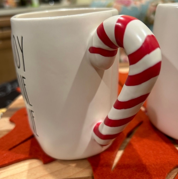 2 piece Candy Cane Lane pair of mugs BRAND NEW - Picture 2 of 3